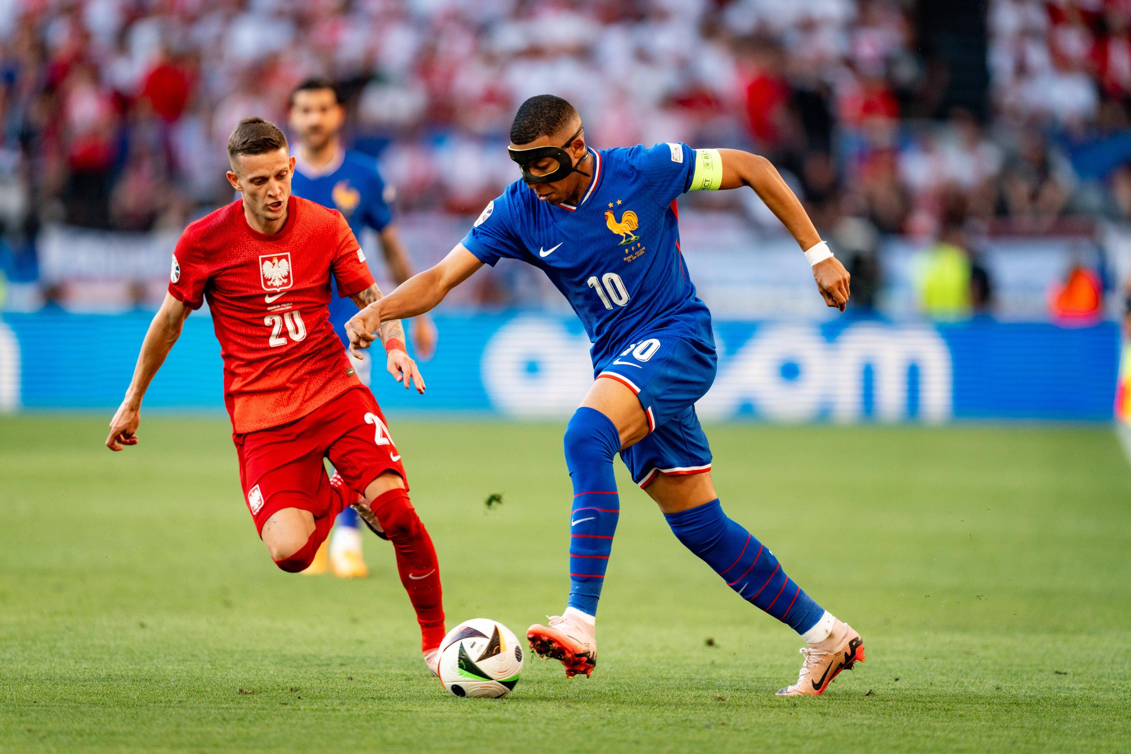 kaiyun网页版平台-法国队观众热烈欢呼！，德布劳内迎来七赛季出色发挥赛场气氛高涨的简单介绍